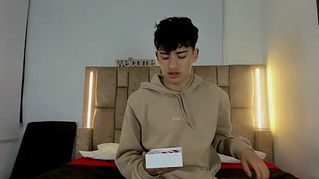 Noir Sebas online show from March 28, 4:12 am