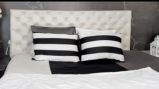 Snapshot of Samantha_Dupre chatting on February 18, 10:39 pm Samantha Dupre online show from February 18, 10:39 pm