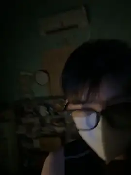 Snapshot of Minhnguyen2482 chatting on April 20, 5:16 pm Minhnguyen2482 online show from April 20, 5:16 pm