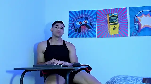 Snapshot of Thomas_walker14 chatting on February 18, 12:45 pm Thomas walker14 online show from February 18, 12:45 pm