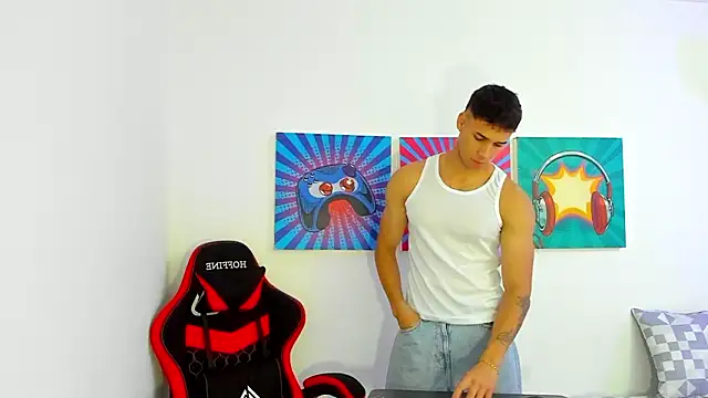 Snapshot of Thomas_walker14 chatting on February 24, 12:58 pm Thomas walker14 online show from February 24, 12:58 pm