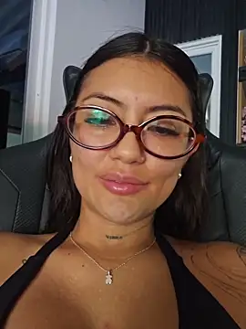 Snapshot of Roma_xxx chatting on May 9, 9:42 pm Roma xxx online show from May 9, 9:42 pm
