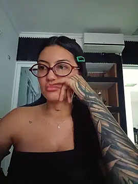 Snapshot of Roma_xxx chatting on June 8, 8:09 pm Roma xxx online show from June 8, 8:09 pm
