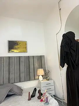 aminaa  online show from February 20, 6:30 pm