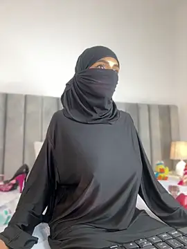 Snapshot of aminaa_ chatting on March 16, 6:34 pm aminaa online show from March 16, 6:34 pm