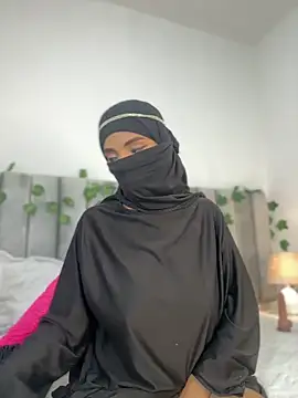 Snapshot of aminaa_ chatting on March 27, 7:24 pm aminaa online show from March 27, 7:24 pm