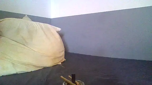 BonneQueueBonjour online show from April 4, 6:55 am