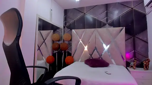 Snapshot of Agatta_Adams chatting on May 30, 10:18 pm Agatta Adams online show from May 30, 10:18 pm