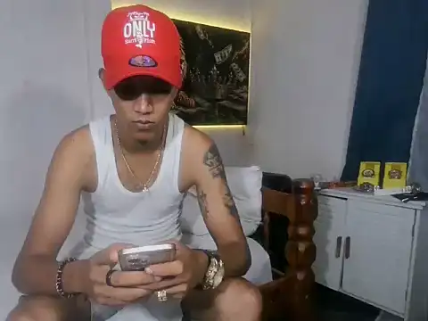 Snapshot of badboy_master chatting on June 4, 4:07 am badboy master online show from June 4, 4:07 am