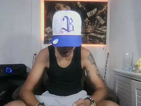 Snapshot of badboy_master chatting on June 12, 9:25 pm badboy master online show from June 12, 9:25 pm