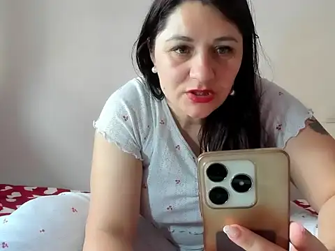 Snapshot of EVELYNA88 chatting on February 16, 11:39 am EVELYNA88 online show from February 16, 11:39 am