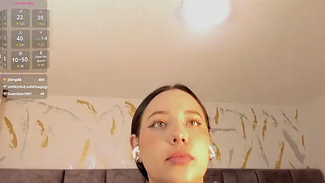 Snapshot of melanie_velle chatting on February 25, 3:05 am melanie velle online show from February 25, 3:05 am