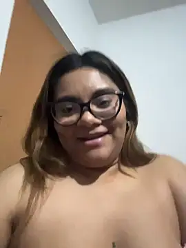 Snapshot of ludmila_x chatting on February 19, 5:58 am ludmila x online show from February 19, 5:58 am