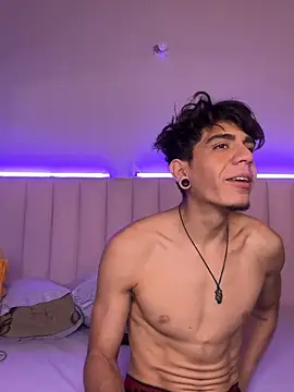 abrilandjulian online show from April 1, 11:44 am