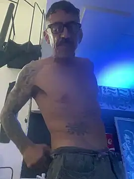 Snapshot of pieles chatting on March 3, 8:09 am pieles online show from March 3, 8:09 am