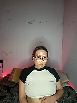 Snapshot of Blanquita_vip chatting on February 17, 12:29 am Blanquita vip online show from February 17, 12:29 am