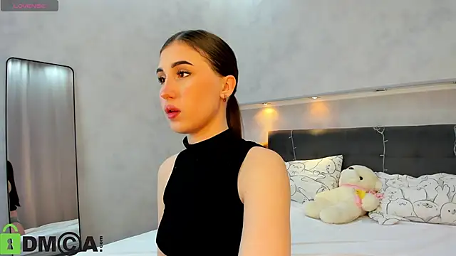 Snapshot of Emily_Lews chatting on March 3, 1:01 am Emily Lews online show from March 3, 1:01 am