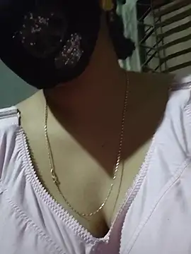 Snapshot of tanisha-me chatting on February 18, 8:38 pm tanisha-me online show from February 18, 8:38 pm