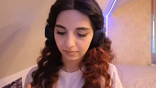 Snapshot of Blissmissataeses chatting on February 16, 11:39 am Blissmissataeses online show from February 16, 11:39 am