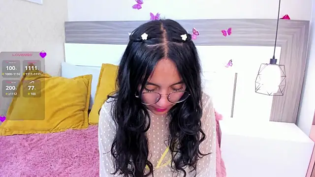 Emilyblussh online show from April 14, 6:25 pm