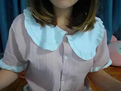 Snapshot of Lunababty chatting on March 3, 1:28 pm Lunababty online show from March 3, 1:28 pm