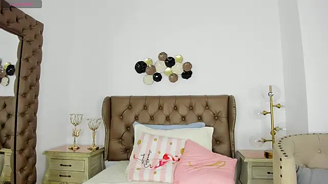 pinkmoon30 online show from March 12, 11:27 am