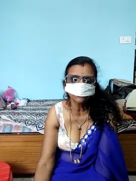 Snapshot of Kannadasexywifes chatting on April 22, 6:16 am Kannadasexywifes online show from April 22, 6:16 am