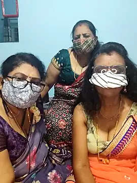 Snapshot of Kannadasexywifes chatting on April 24, 4:31 pm Kannadasexywifes online show from April 24, 4:31 pm