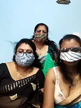 Snapshot of Kannadasexywifes chatting on April 26, 1:47 am Kannadasexywifes online show from April 26, 1:47 am