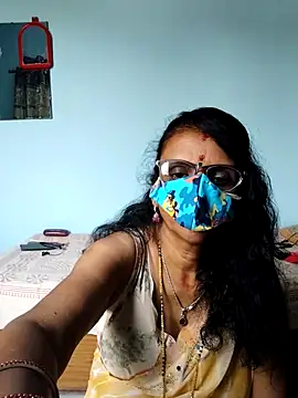 Snapshot of Kannadasexywifes chatting on April 27, 6:11 am Kannadasexywifes online show from April 27, 6:11 am