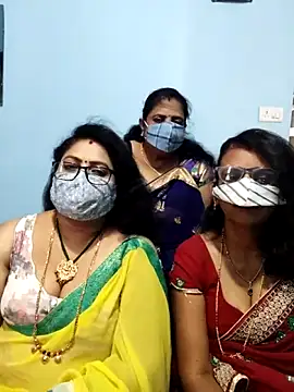 Snapshot of Kannadasexywifes chatting on May 3, 11:27 am Kannadasexywifes online show from May 3, 11:27 am