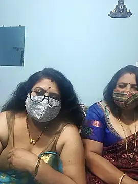 Snapshot of Kannadasexywifes chatting on May 5, 5:43 pm Kannadasexywifes online show from May 5, 5:43 pm