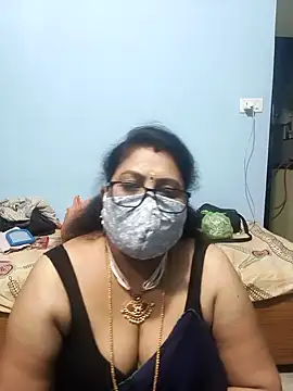 Snapshot of Kannadasexywifes chatting on May 8, 5:07 pm Kannadasexywifes online show from May 8, 5:07 pm
