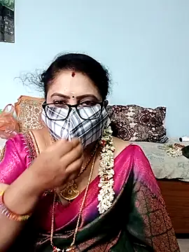 Snapshot of Kannadasexywifes chatting on May 16, 10:01 am Kannadasexywifes online show from May 16, 10:01 am