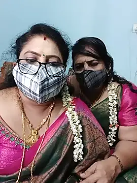 Snapshot of Kannadasexywifes chatting on May 16, 10:36 am Kannadasexywifes online show from May 16, 10:36 am