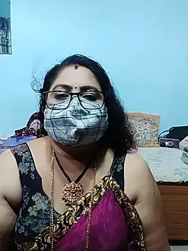 Snapshot of Kannadasexywifes chatting on May 19, 5:36 am Kannadasexywifes online show from May 19, 5:36 am