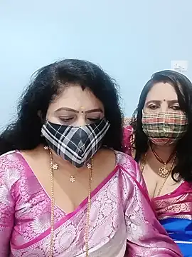 Snapshot of Kannadasexywifes chatting on May 31, 7:04 am Kannadasexywifes online show from May 31, 7:04 am