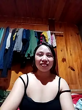 Snapshot of Pretty_girl_2 chatting on March 3, 2:39 am Pretty girl 2 online show from March 3, 2:39 am