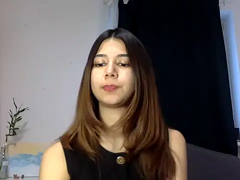Snapshot of KiraVixenSweet chatting on March 11, 3:40 pm KiraVixenSweet online show from March 11, 3:40 pm