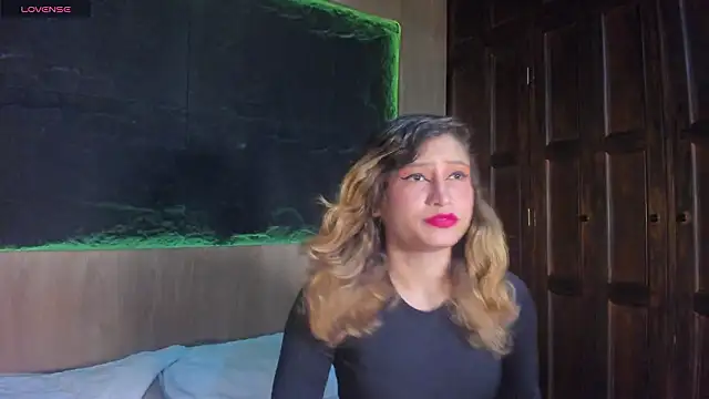 Snapshot of Annie_lorin chatting on February 21, 10:27 am Annie lorin online show from February 21, 10:27 am