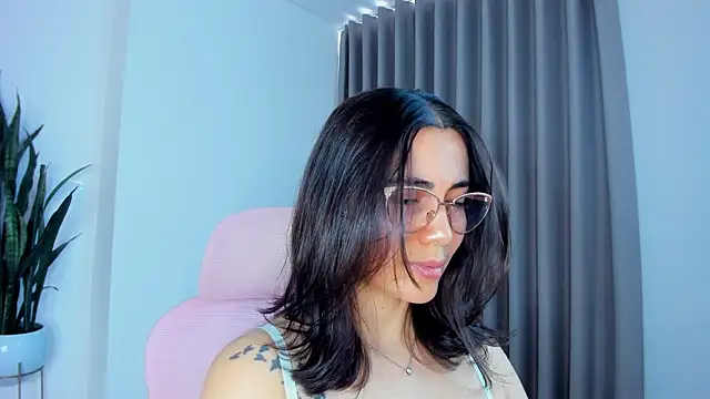 sara ospina22 online show from April 30, 8:37 pm
