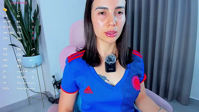 Snapshot of sara_ospina22 chatting on June 11, 9:35 pm sara ospina22 online show from June 11, 9:35 pm