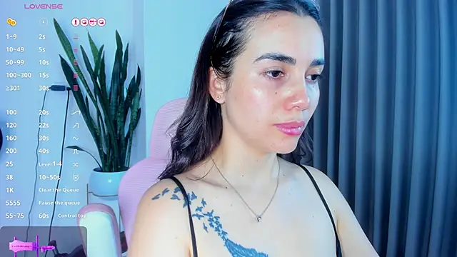 Snapshot of sara_ospina22 chatting on June 27, 12:55 pm sara ospina22 online show from June 27, 12:55 pm