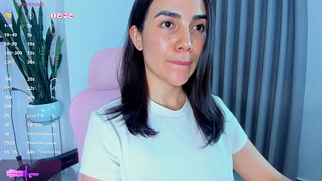 Snapshot of sara_ospina22 chatting on July 10, 3:58 pm sara ospina22 online show from July 10, 3:58 pm