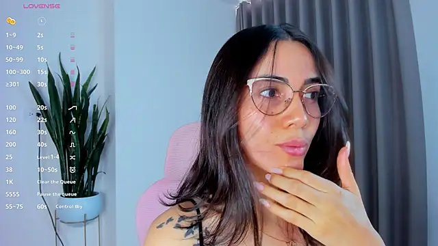 Snapshot of sara_ospina22 chatting on July 22, 7:27 pm sara ospina22 online show from July 22, 7:27 pm