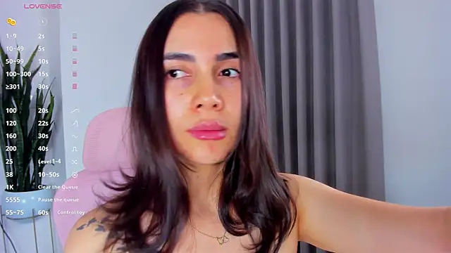Snapshot of sara_ospina22 chatting on July 23, 7:34 pm sara ospina22 online show from July 23, 7:34 pm
