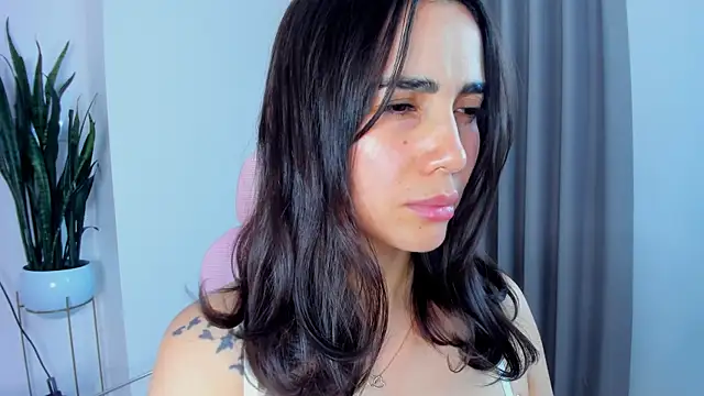Snapshot of sara_ospina22 chatting on July 24, 8:18 pm sara ospina22 online show from July 24, 8:18 pm
