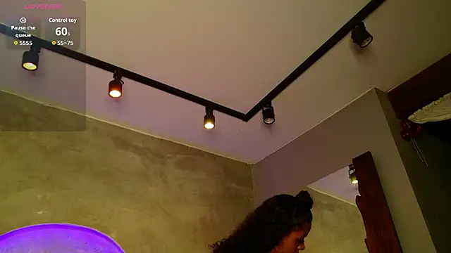 Kinsleybrown online show from March 27, 3:45 am