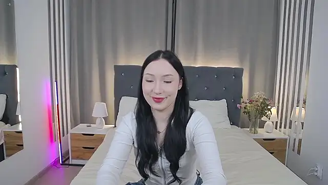 VikkyVonn online show from February 22, 12:15 pm