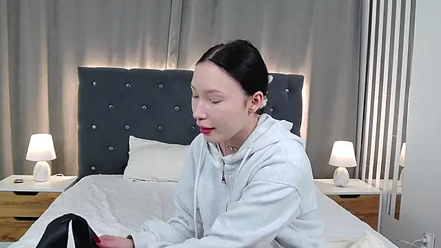 VikkyVonn online show from March 15, 10:43 am